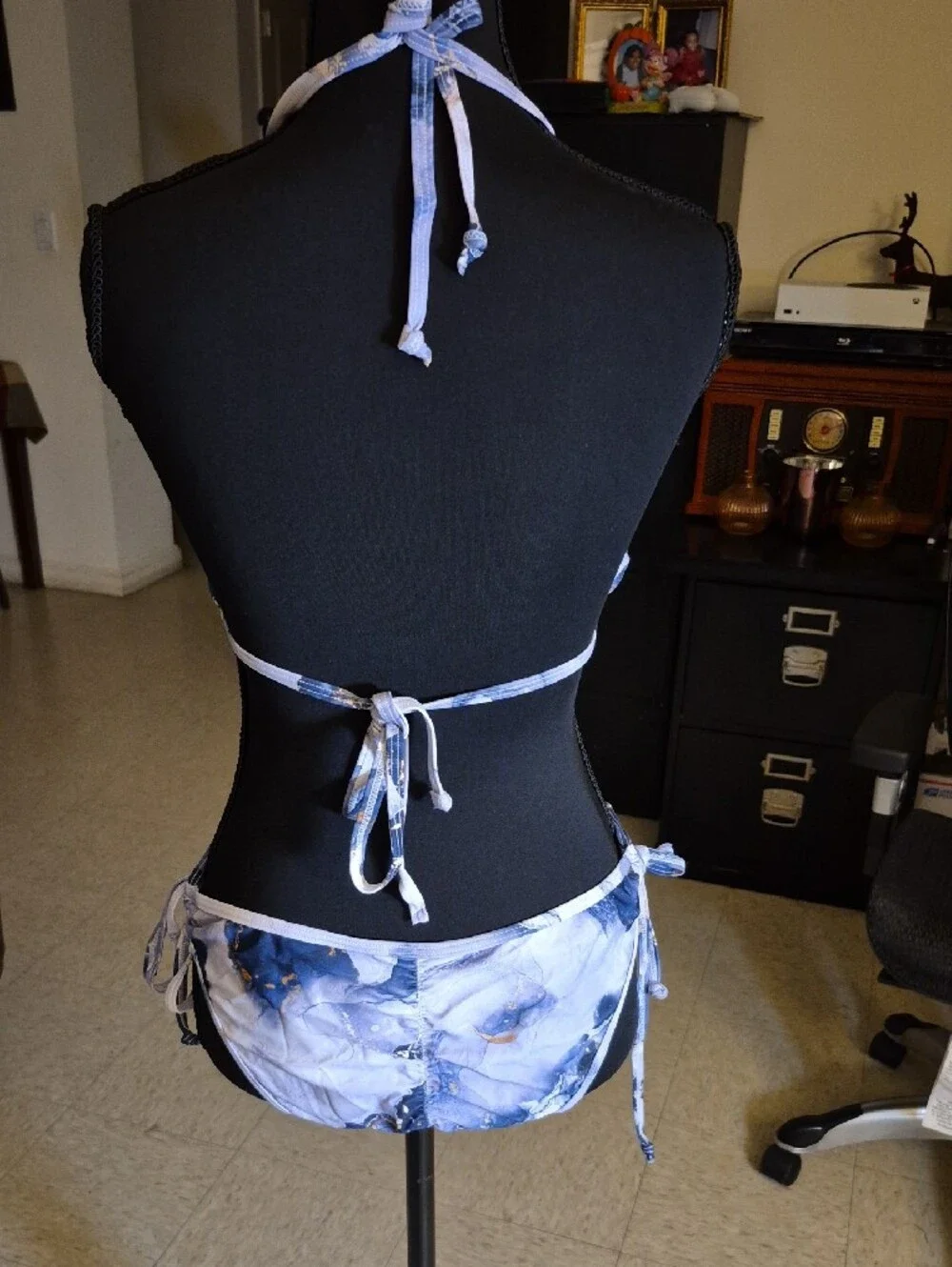 Marble-Print Blue Triangle Bikini Set with Matching Sarong